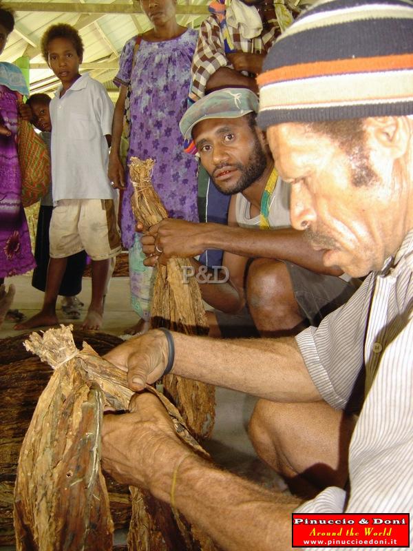 Papua Mercato di Kimbe (New Britain) - 3.jpg